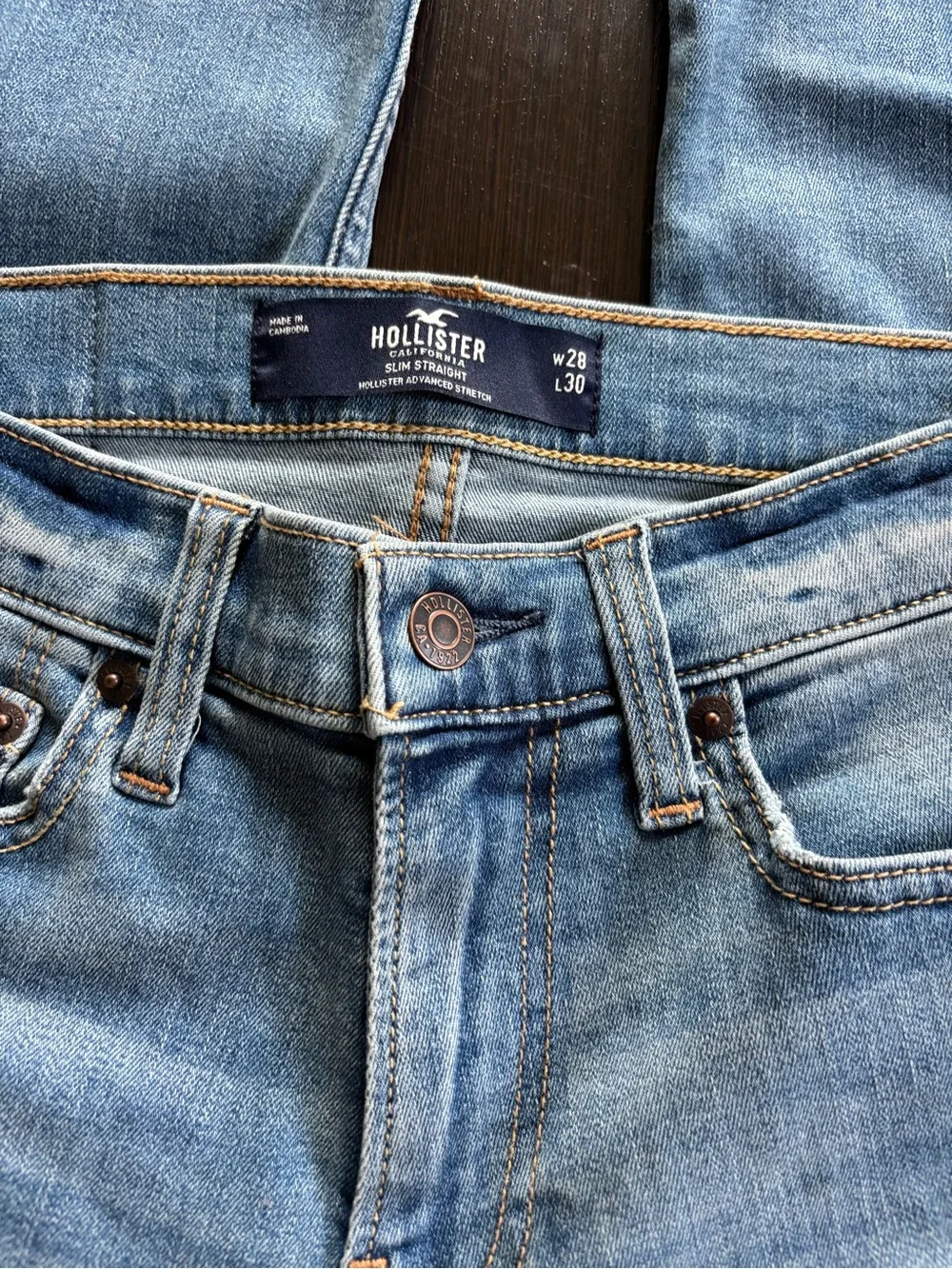 NWT Hollister Men’s Slim Straight Jeans W28 L30